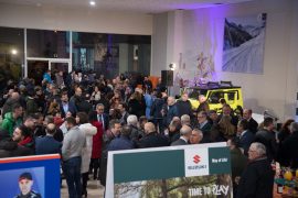 Público Inauguración Talleres Viper Suzuki Ourense